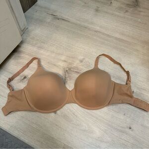 SKIMS Nude Bra Size 32DDDD